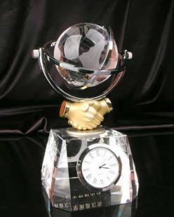 供应时来运转水晶工艺品系列 握手水晶与钟表水晶的鉴赏与选购指南